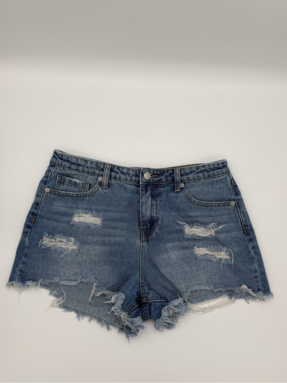 BP. Distressed Blue Denim Women’s Shorts Frayed Hem Blue Wash Size 31 Zipper
